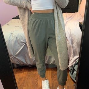 Lululemon wanderer jogger size 6 in true navy